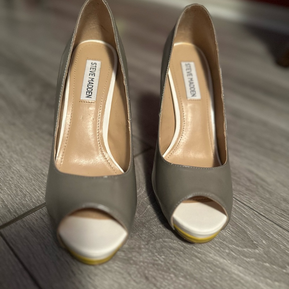 Shoes - Picture 3 of 6
